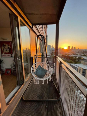 Whitechapel Two Bedroom Luxury Apartment - Free Private Parking - City Views